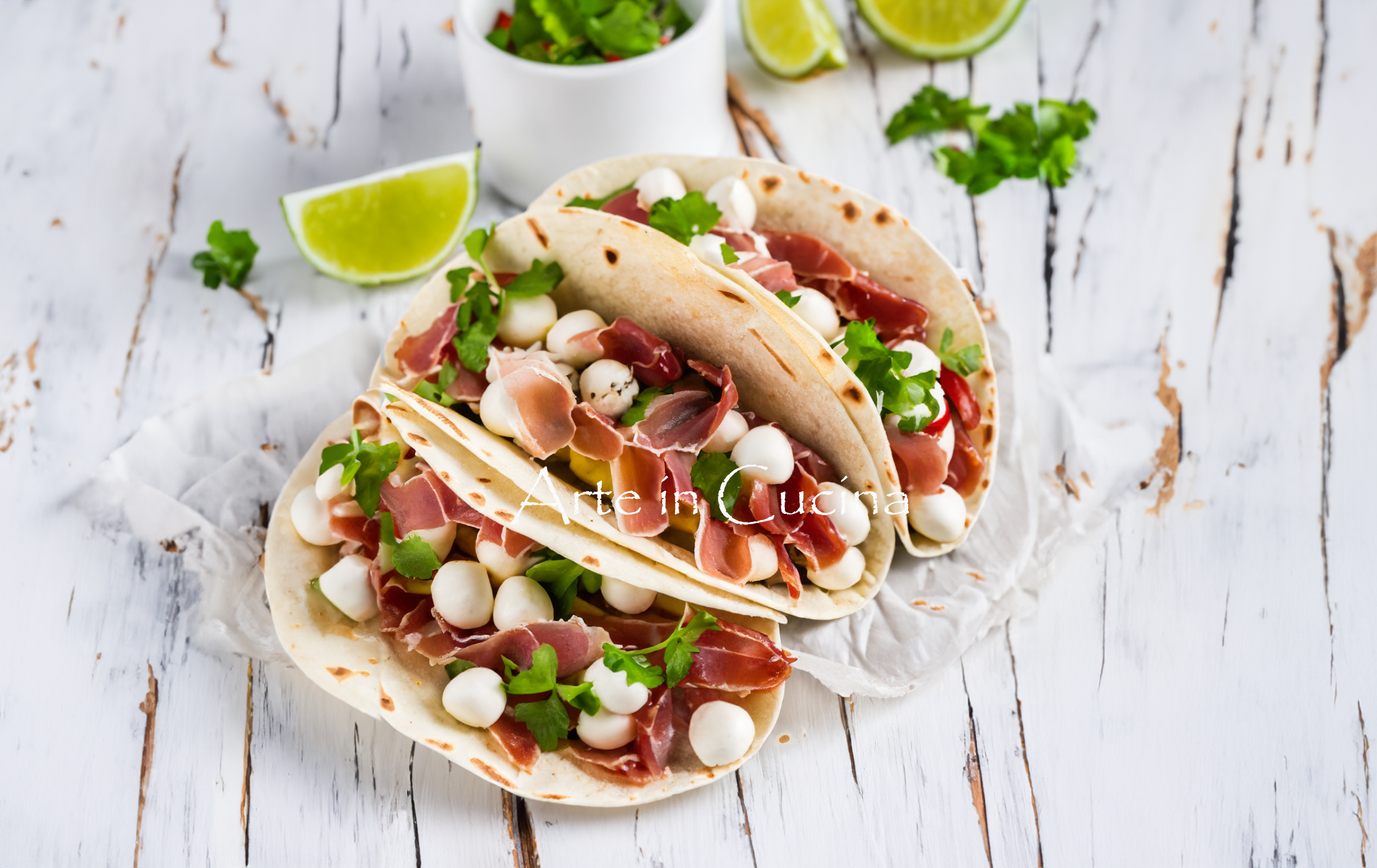 Tacos de piadines au speck et mozzarella