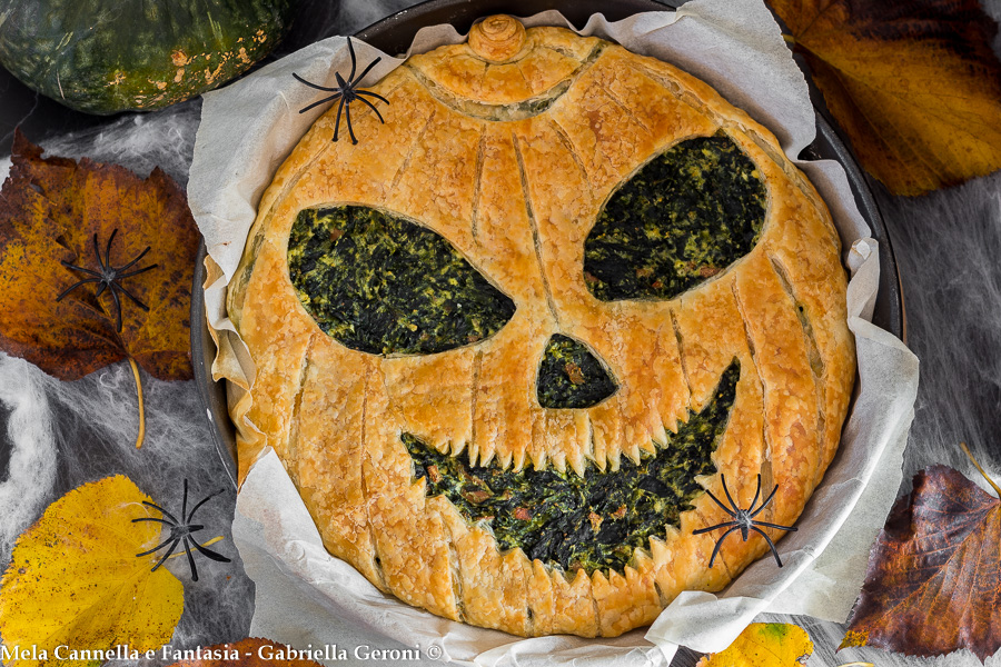 Tarte salée d&rsquo;Halloween avec ricotta, épinards et mortadelle