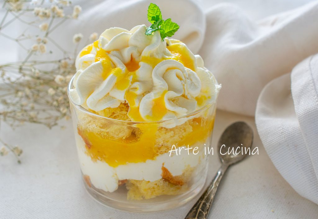 Tiramisù avec pandoro à l'orange dessert à la cuillère