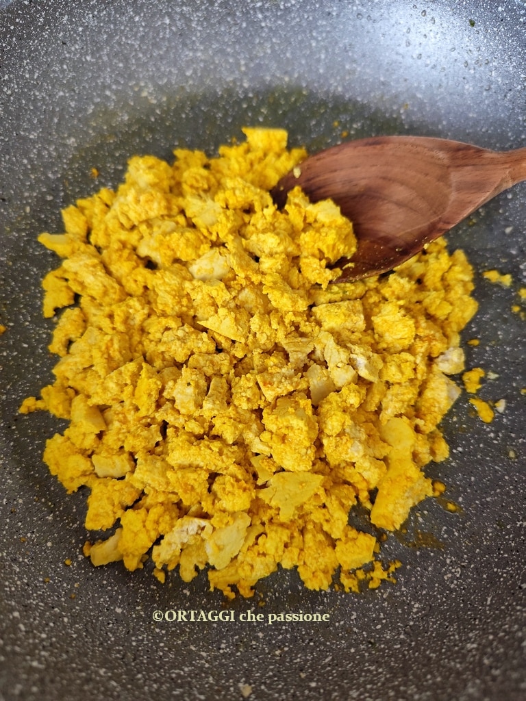 tofu brouillé à la poêle crémeux