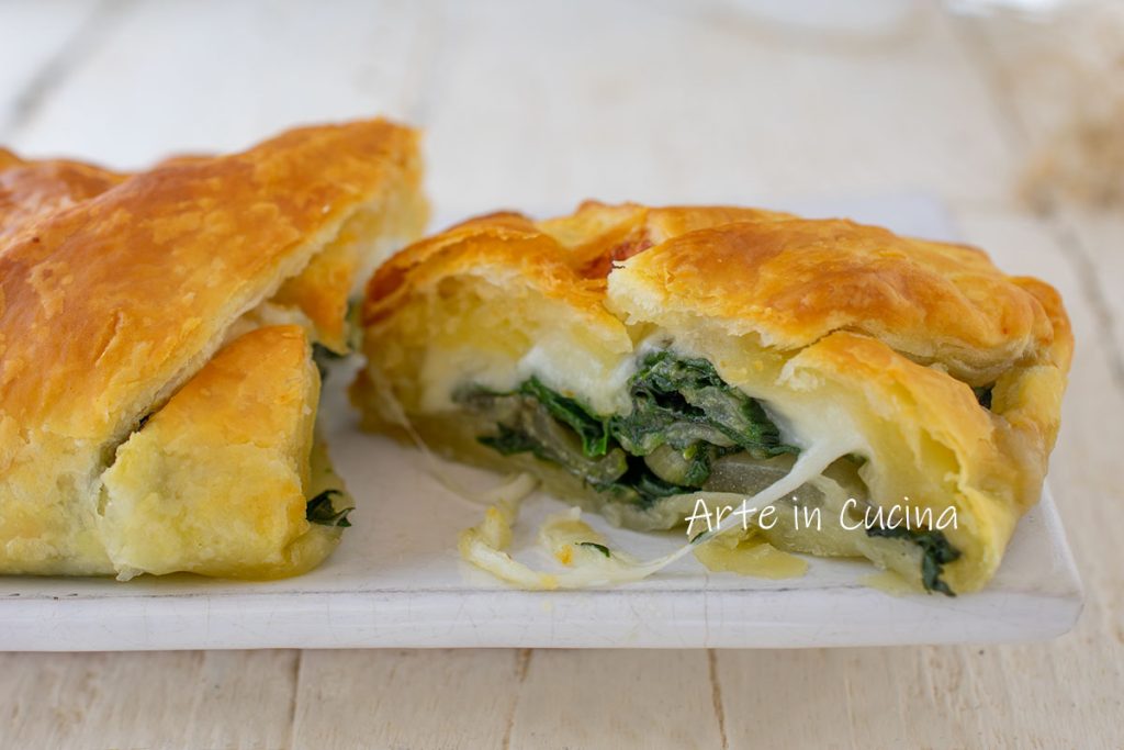 Tresse de pâte feuilletée avec bettes et mozzarella