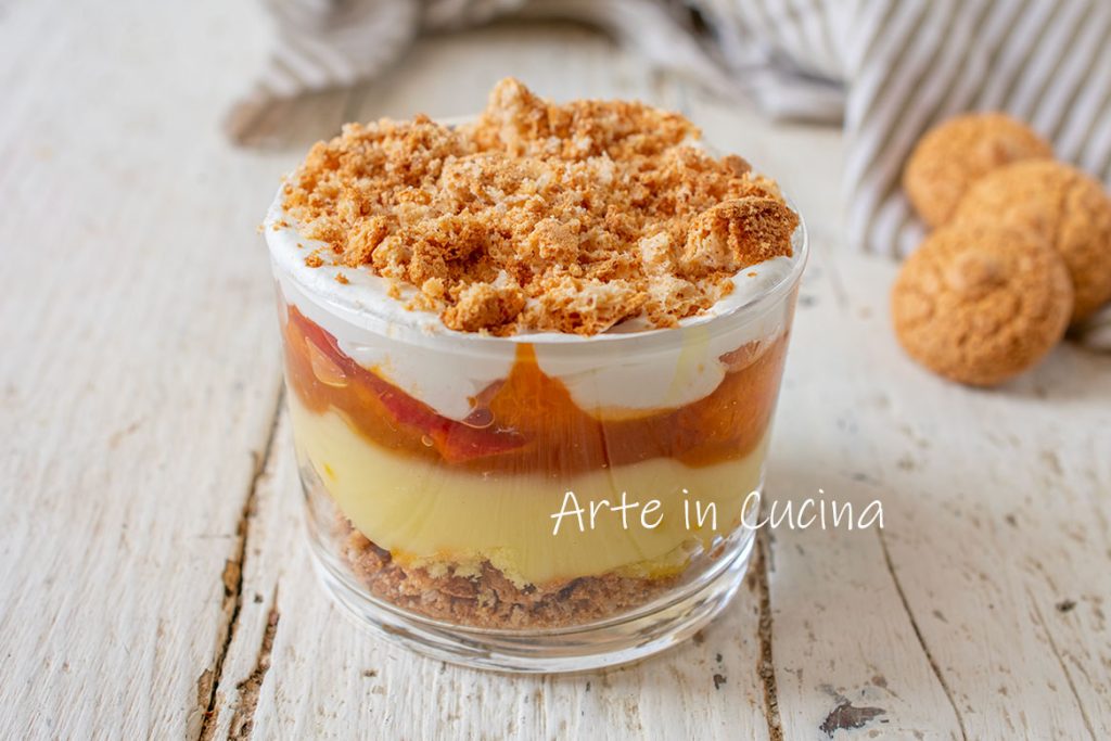 Trifle amaretti et abricots dessert à la crème