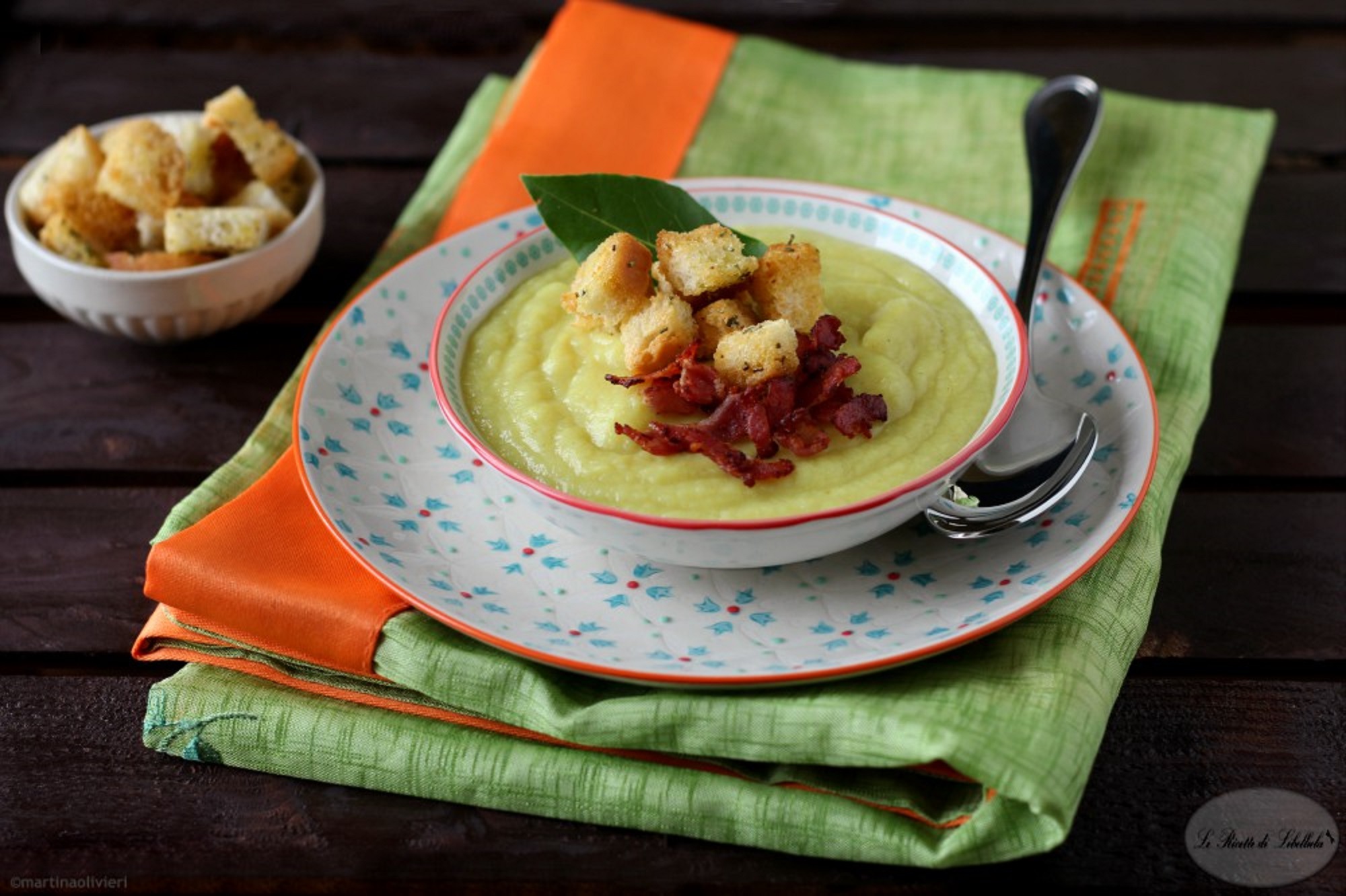 Velouté de chou-fleur au curry avec bacon croustillant