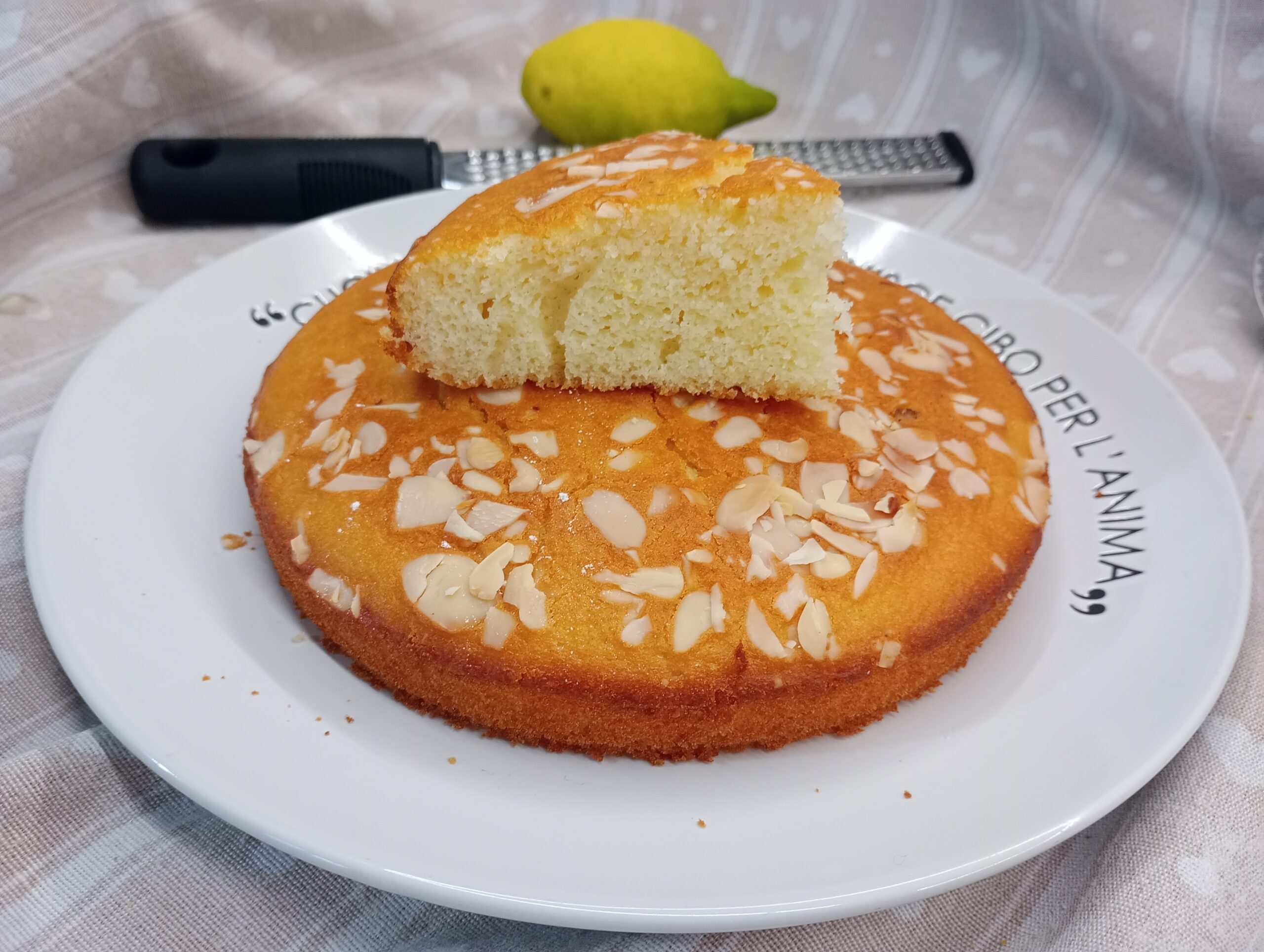 Gâteau moelleux aux Amandes en Tranches
