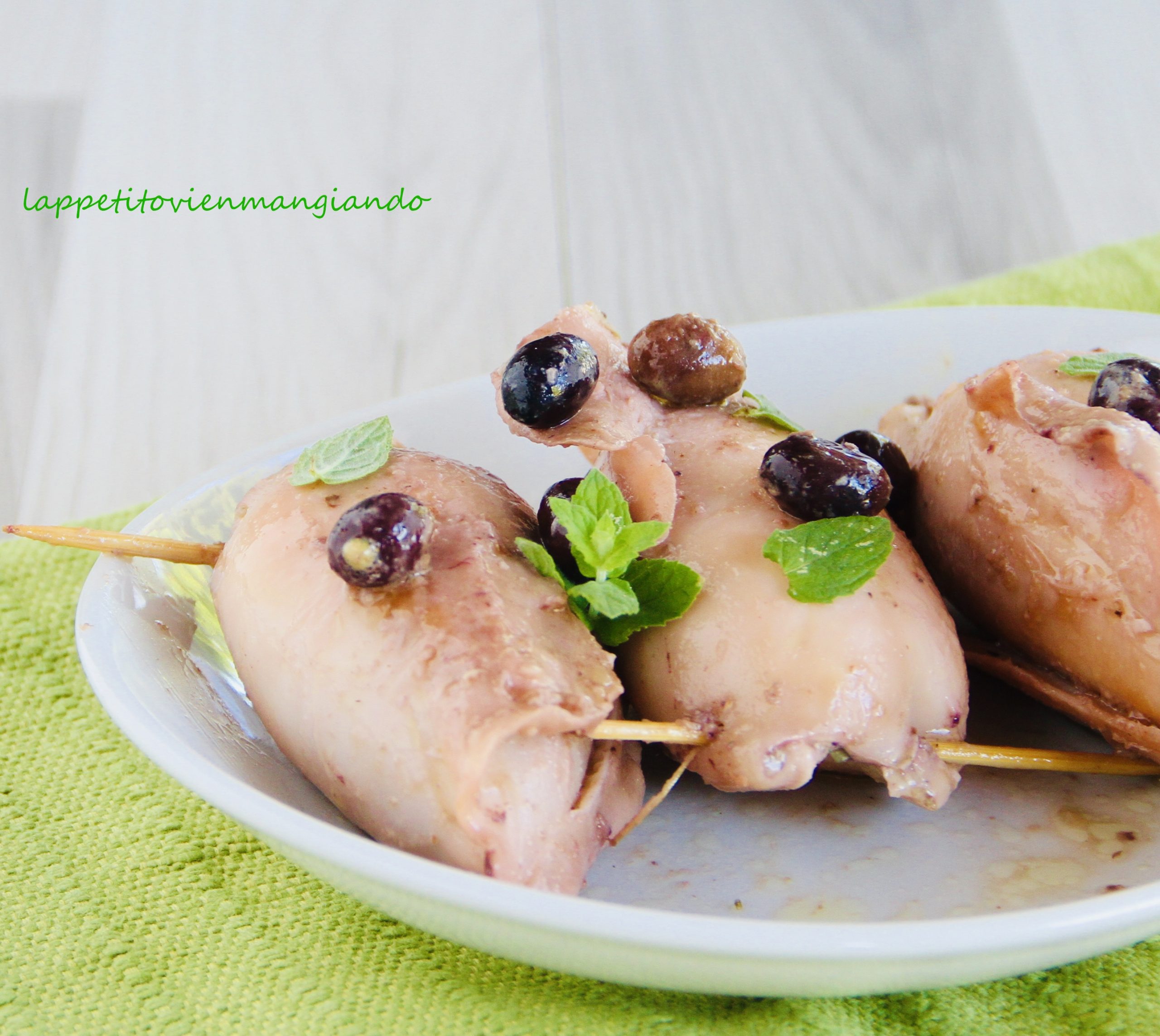 Calamars farcis aux câpres et olives