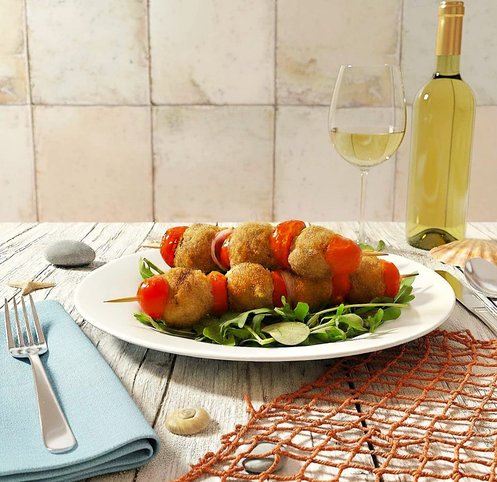 Brochettes de tomates cerises et boulettes de poisson