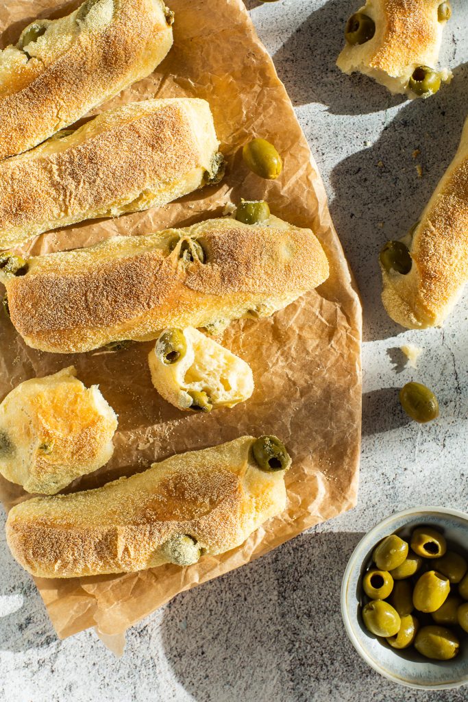 Bâtonnets de pain aux olives