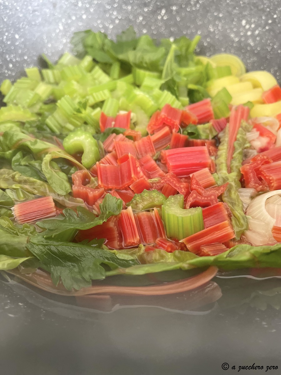 Bouillon de légumes rapide et léger avec légumes de saison