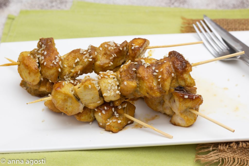 Brochettes de poulet marinées au sucré-salé