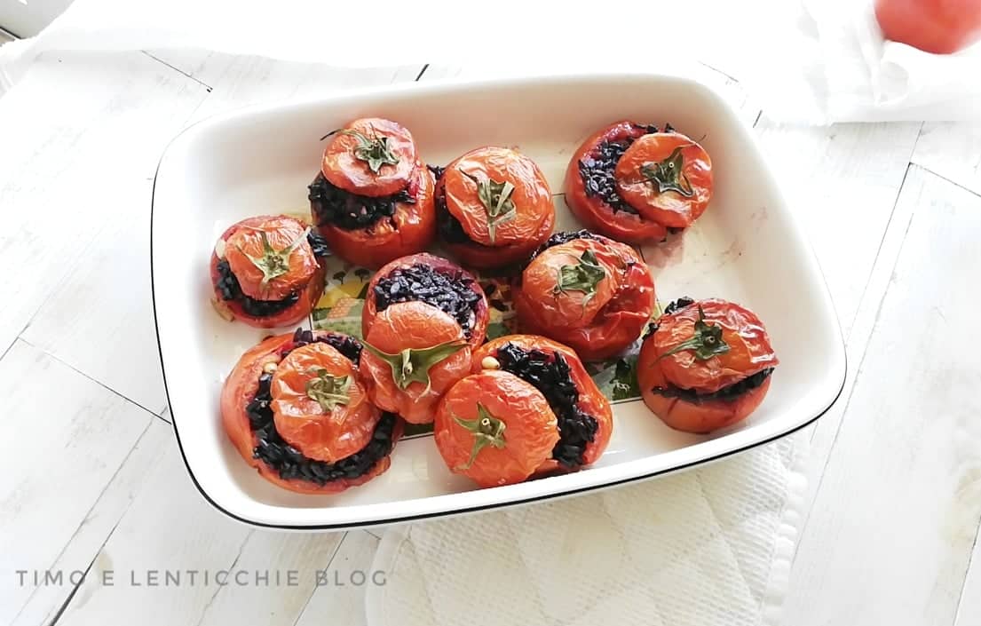 Tomates farcies au riz noir