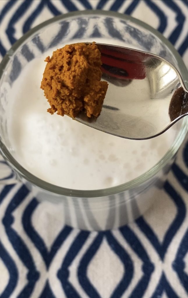 Préparation du Golden Milk ou Lait d'or la recette originale