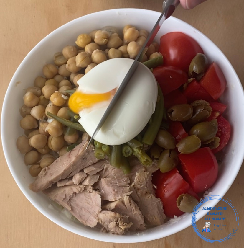 Grande salade d&rsquo;été avec pommes de terre à la Berlinoise