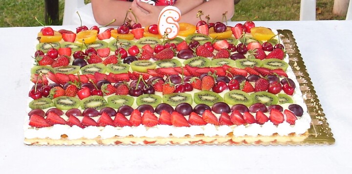 Tarte aux fruits avec crème diplomate