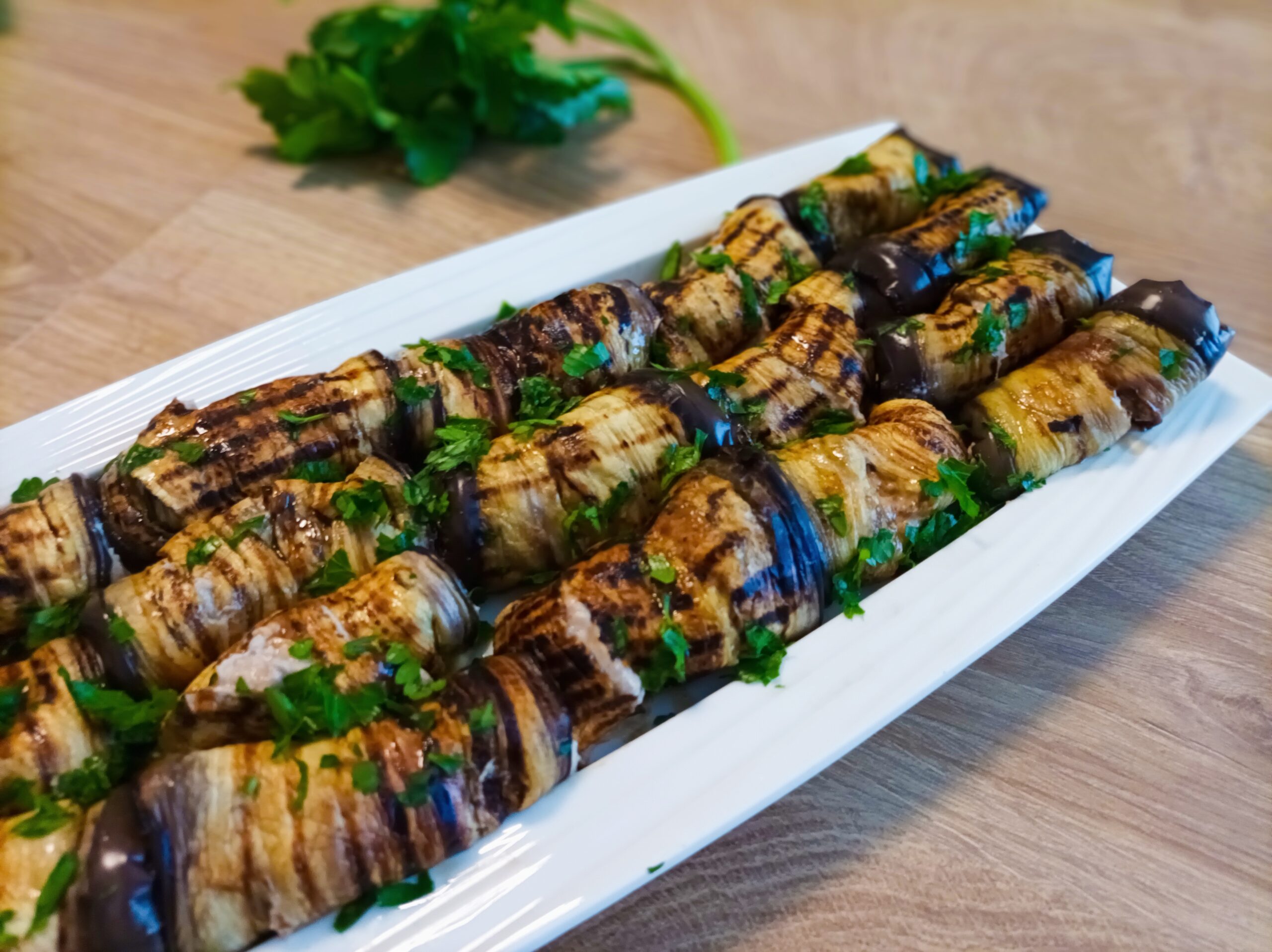 Rouleaux d&rsquo;aubergines froids au thon