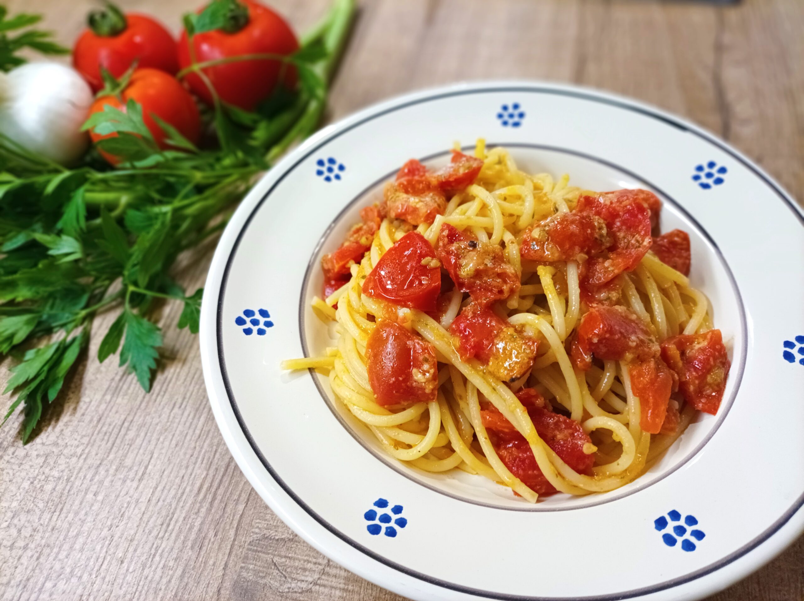 Spaghetti avec tomates au four