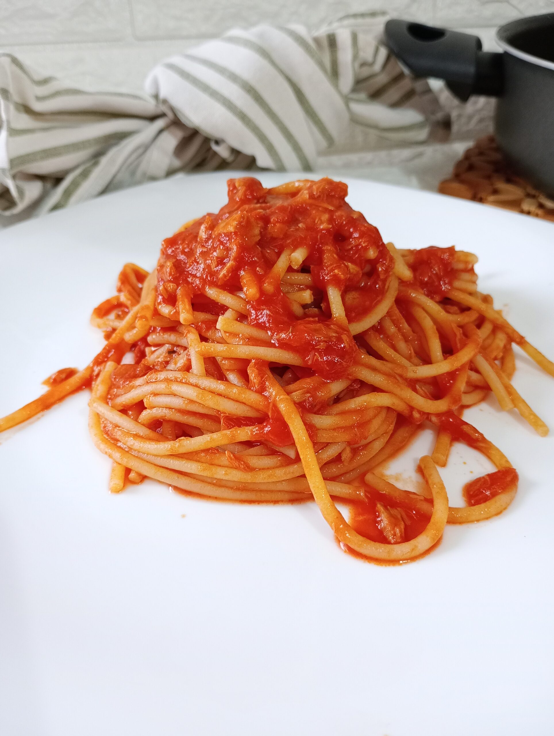 Spaghetti au thon et à la tomate