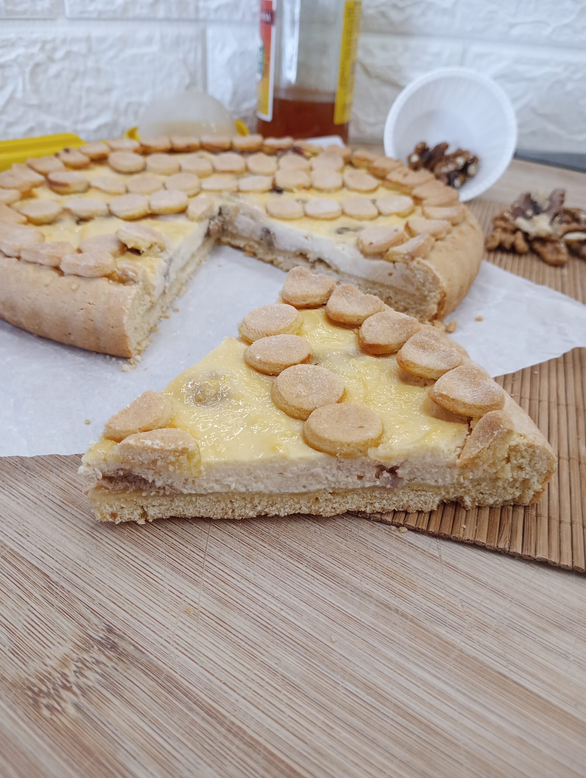 Tarte à la ricotta, miel et noix