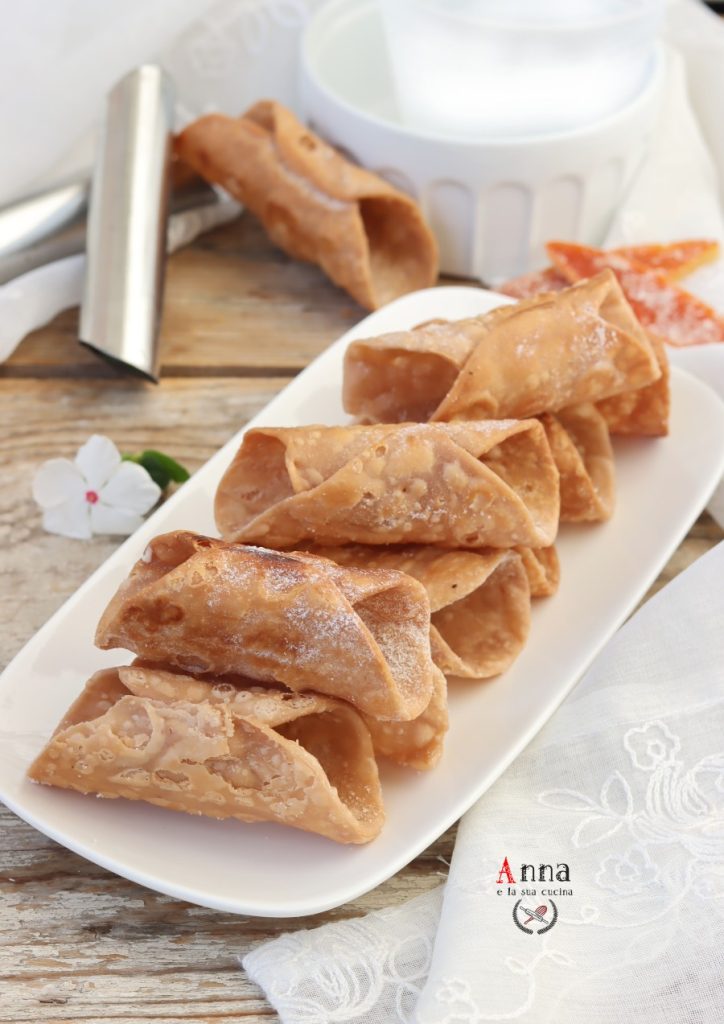 Coques ou écorces frites de cannoli siciliens