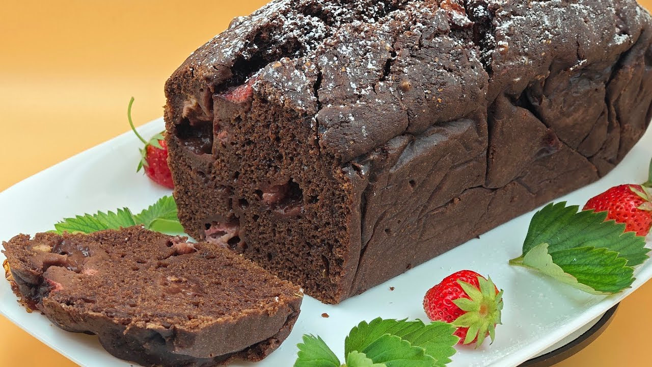 Cake vegan au cacao et fraises : gâteau moelleux et gourmand