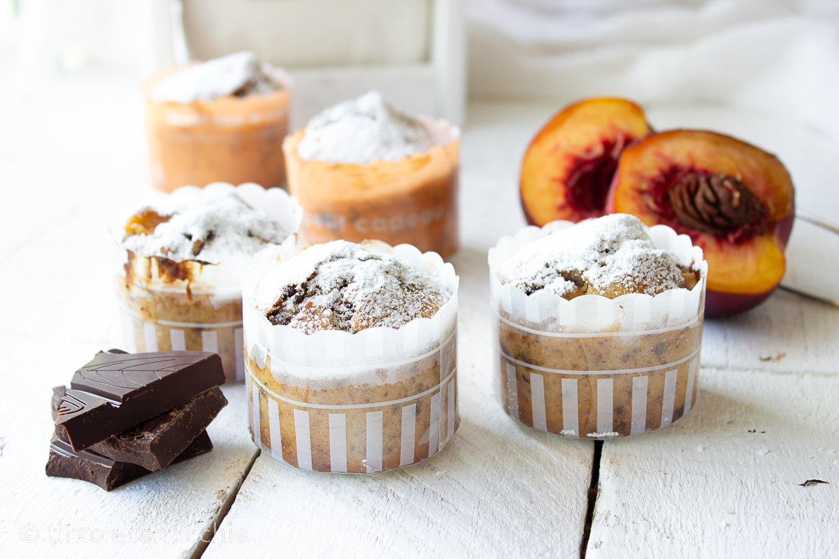 Muffins au chocolat et pêches vegan