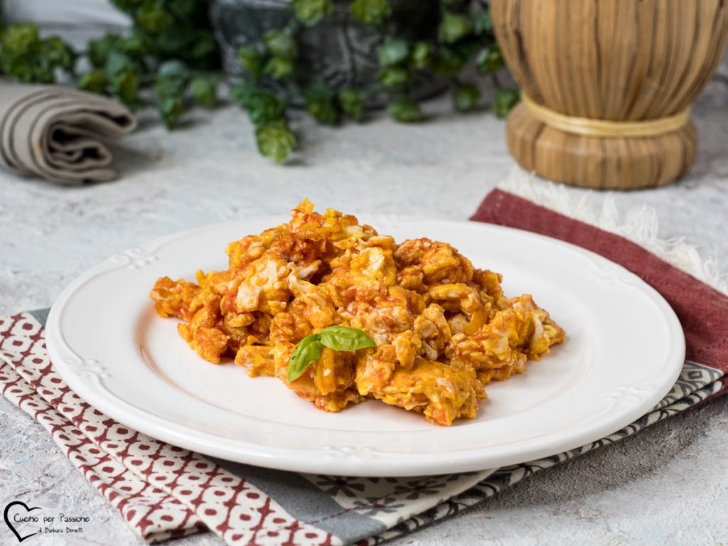 Œufs brouillés à la tomate