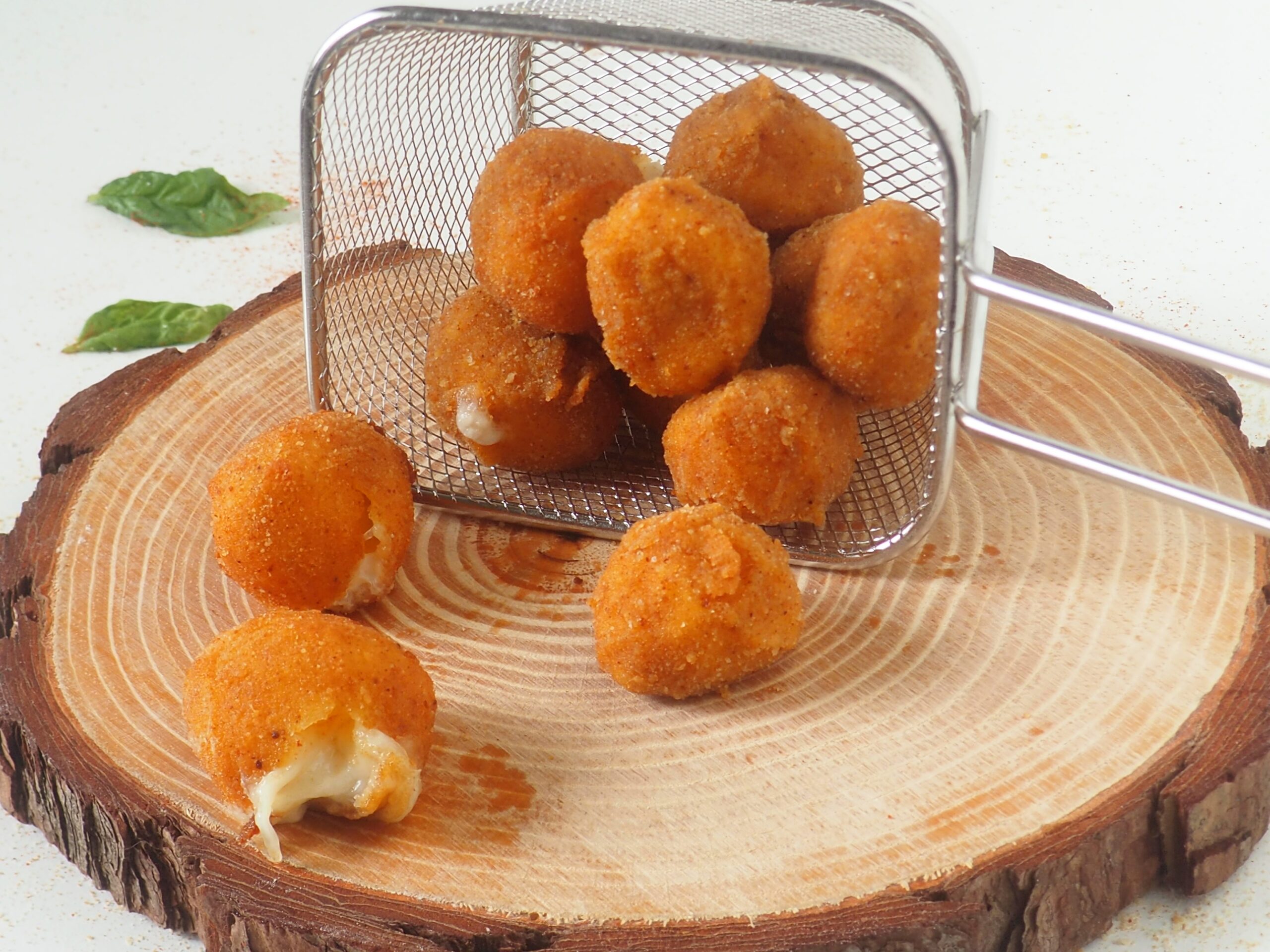 Petites mozzarella panées et frites