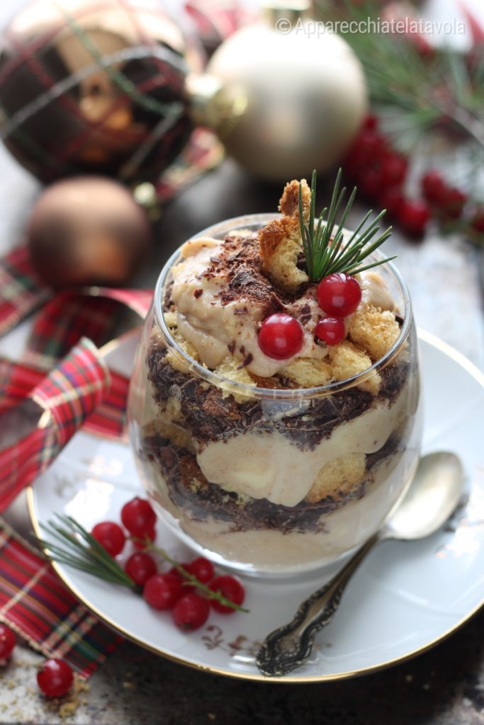 pandoro avec crème chantilly