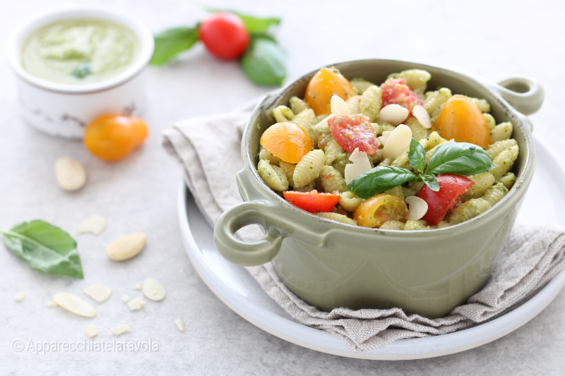 pâtes au pesto avec tomates cerises