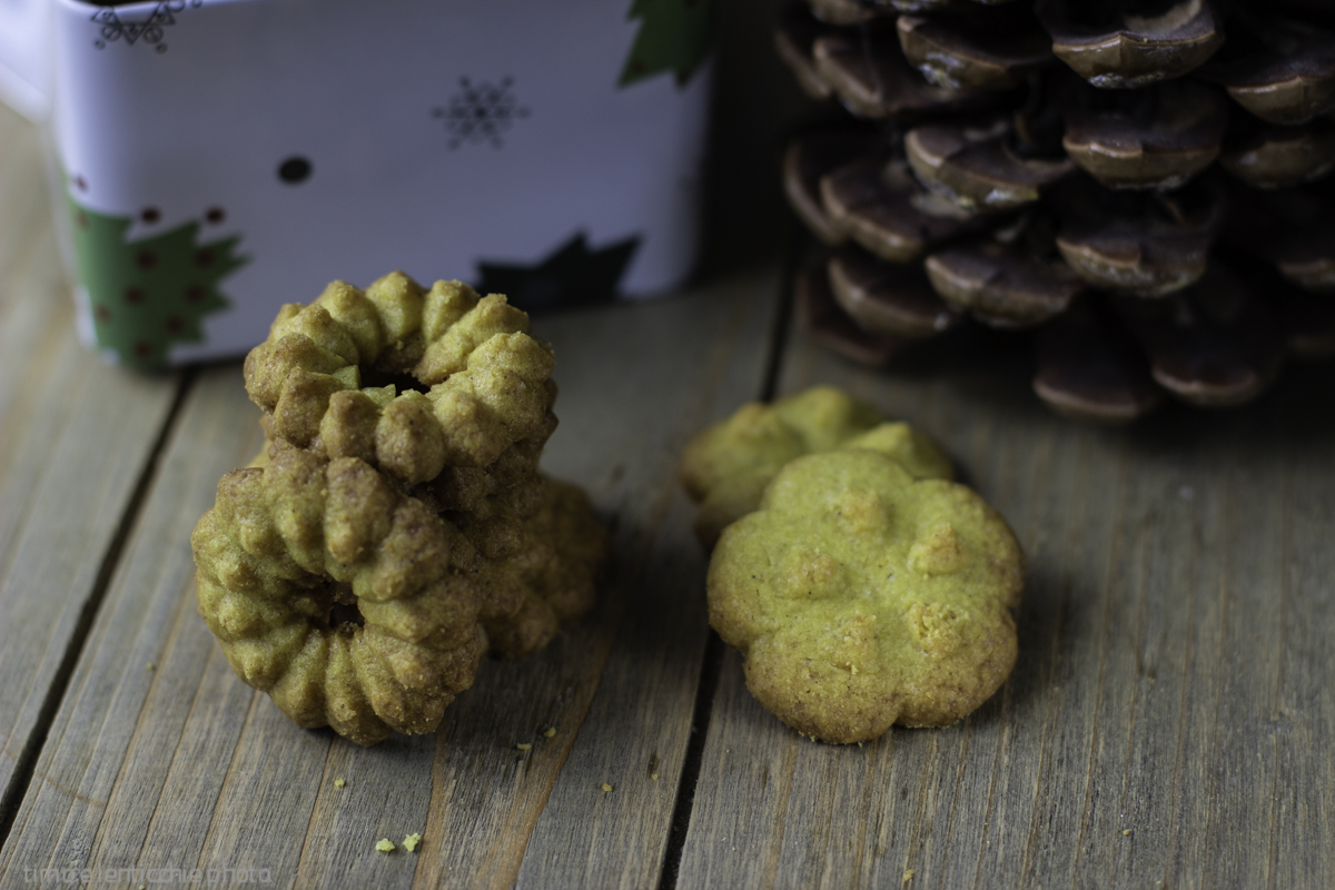 Sablés vegan avec pistolet à biscuit pour la Sainte-Lucie