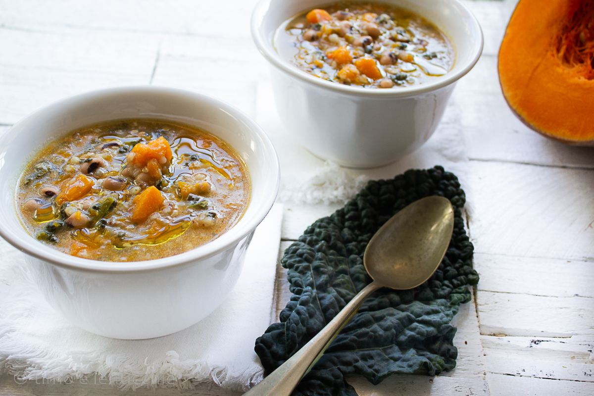 Soupe de potiron et sarrasin avec chou noir