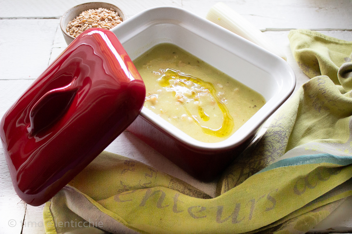Soupe d&rsquo;épeautre aux poireaux