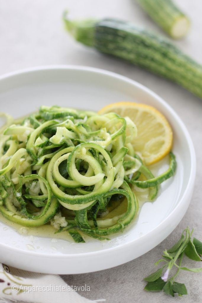 spaghetti de courgettes crues marinées