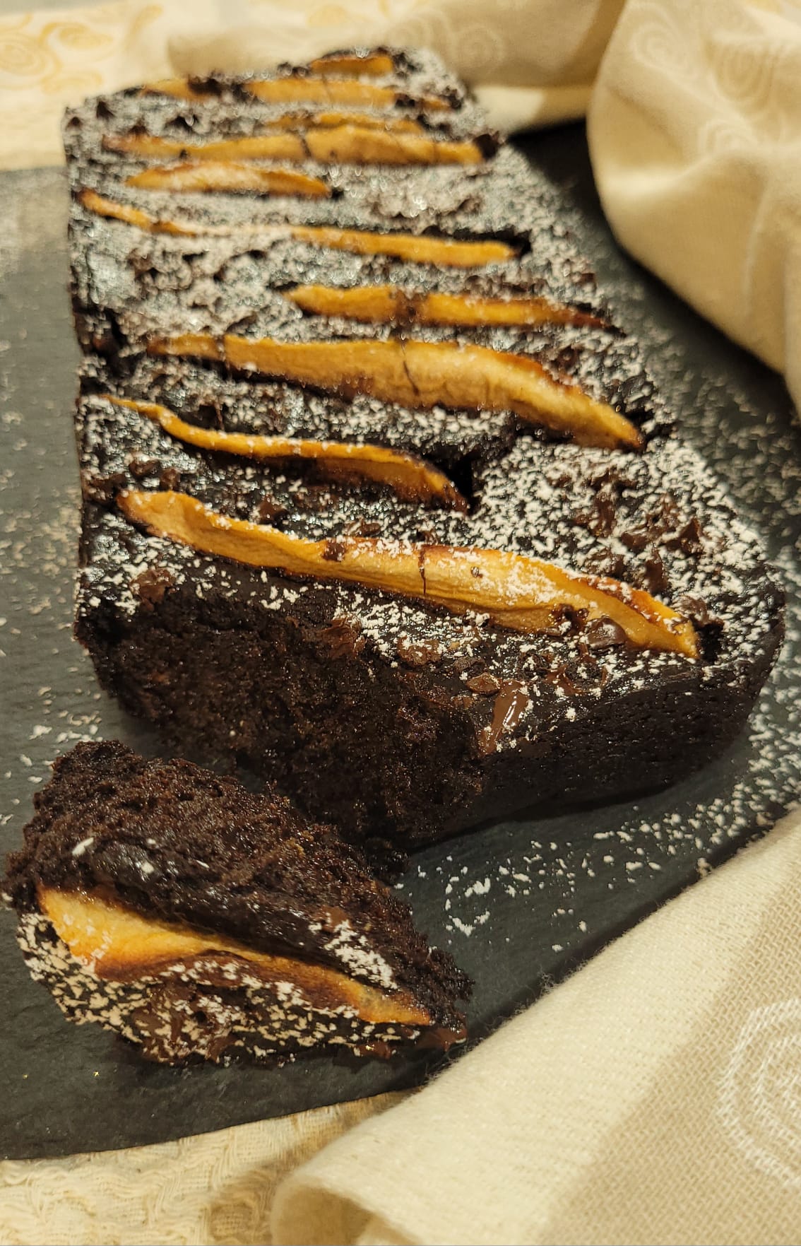 Gâteau Poire Cacao et Amaretti à la Friteuse à Air