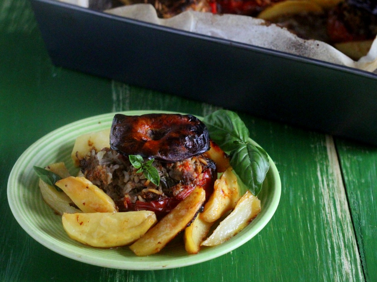 Tomates farcies avec viande et riz