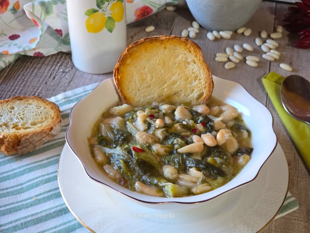 Soupe aux haricots et chicorée