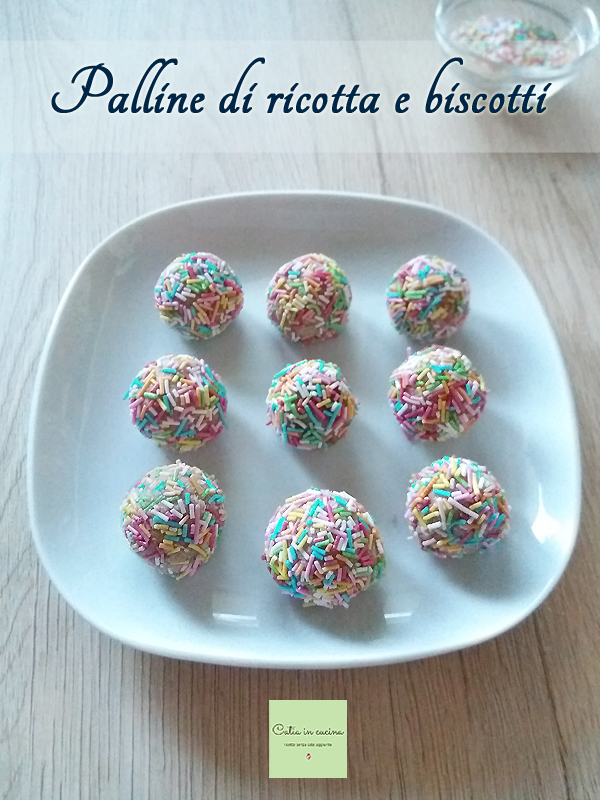 boules de ricotta et biscuits avec vermicelles