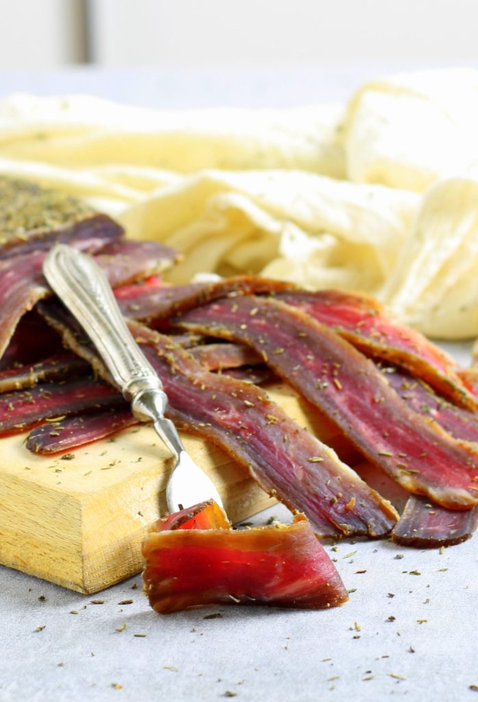 Bœuf mariné à sec : ma méthode lente et parfumée