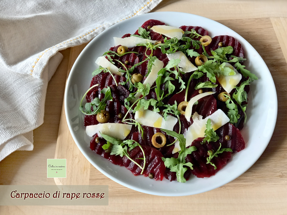 Carpaccio de betteraves rouges avec roquette et parmesan