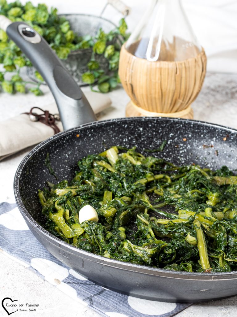 chicorée frisée à la poêle