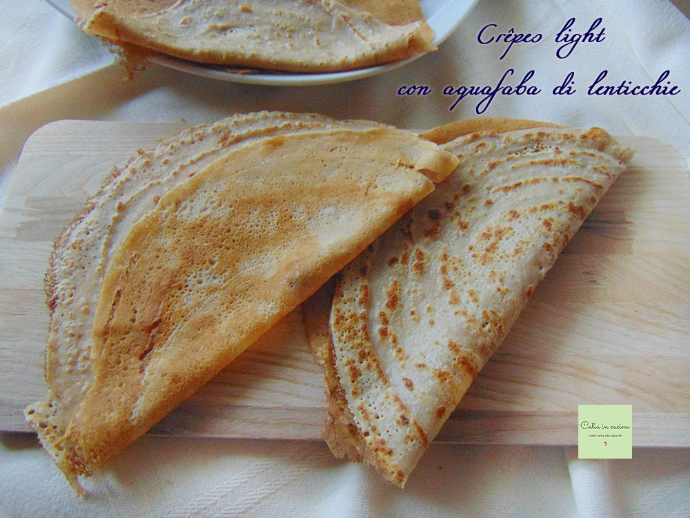 Crêpes avec aquafaba de lentilles, base légère à garnir