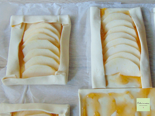 disposer les pommes et fermer les bords