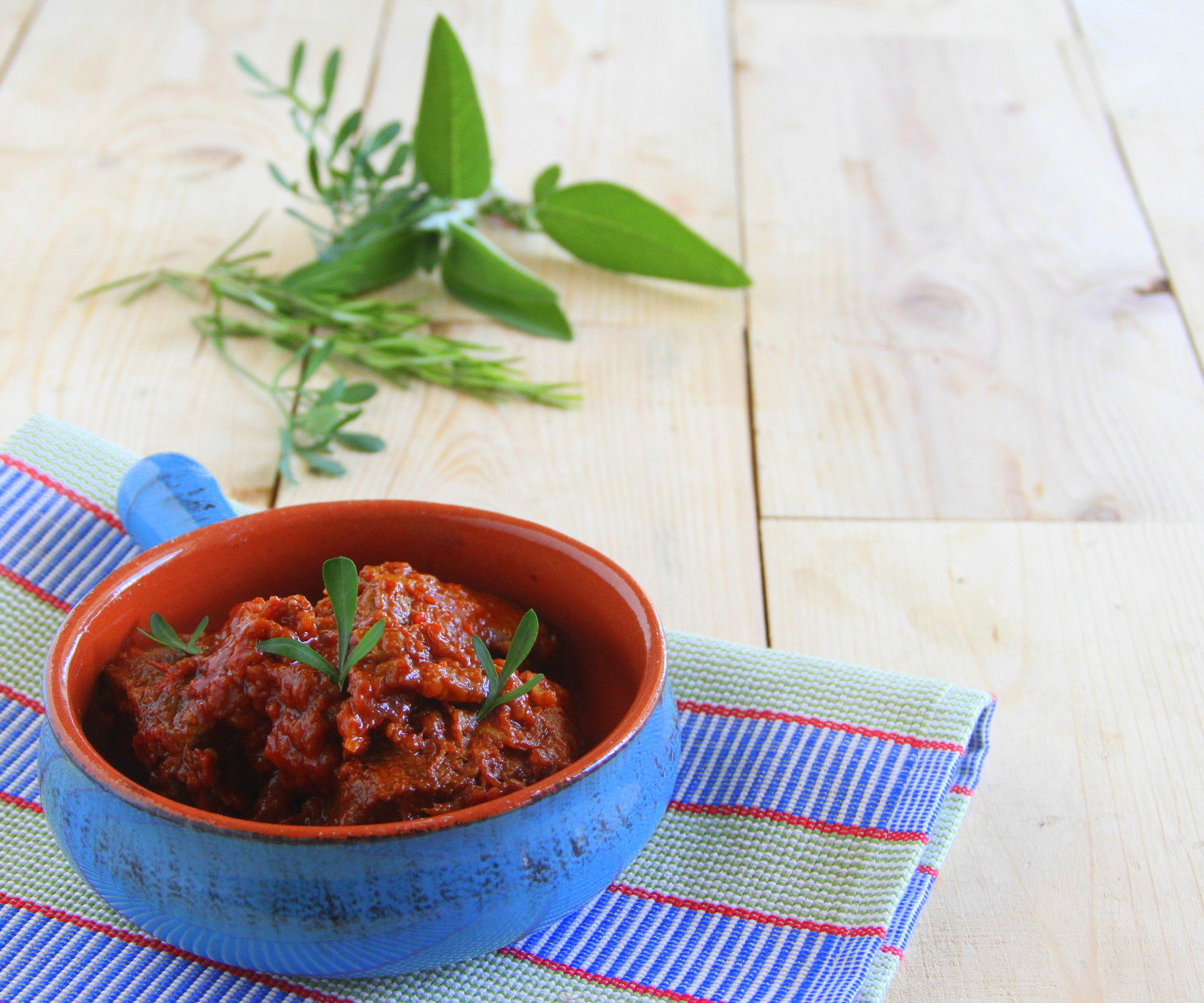 Ragoût de bœuf aux herbes et oignon