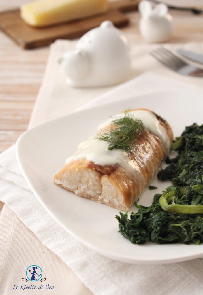 filets de saumon sauvage avec fondue de fromage et bette