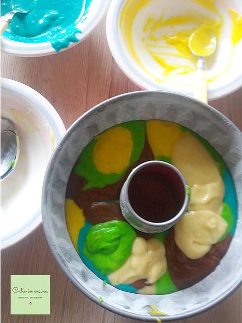 gâteau coloré - prêt à cuire