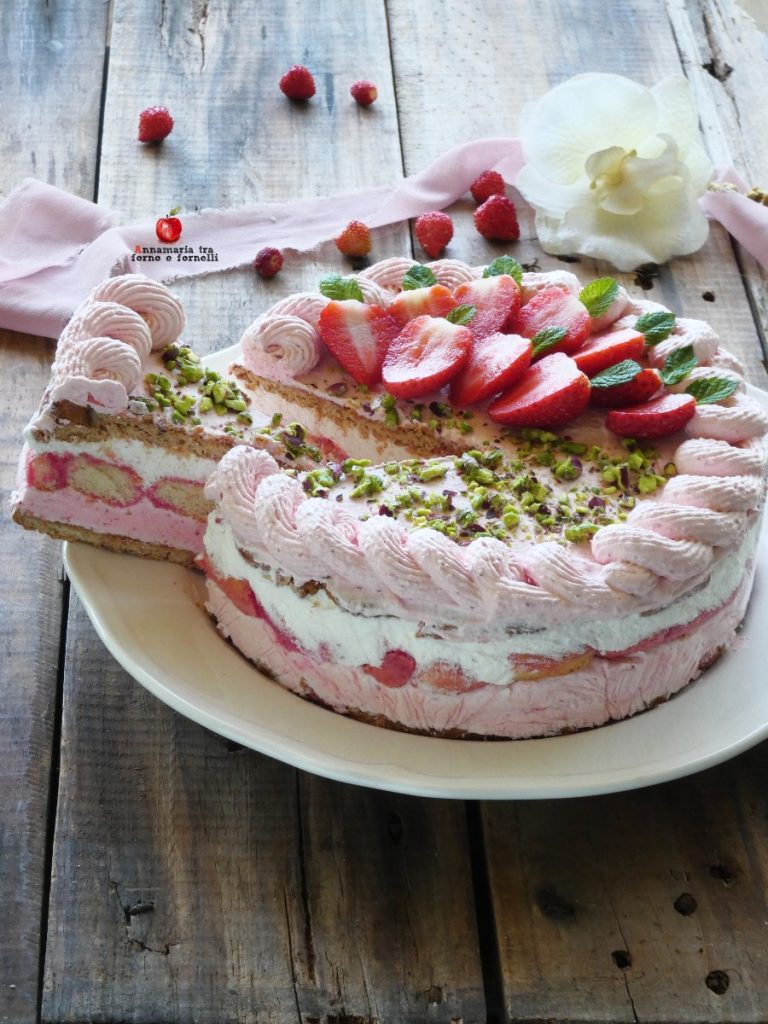 gâteau glacé aux fraises