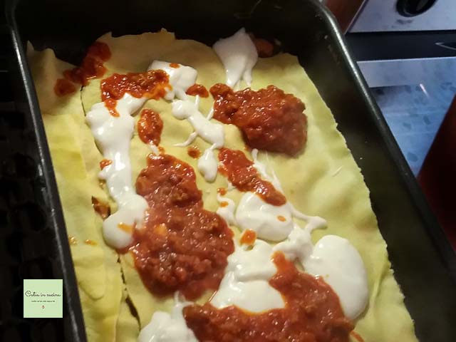 lasagnes couche ragoût et béchamel