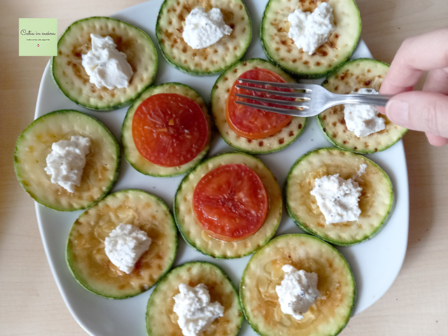 mini-pizzas de courgettes à assembler