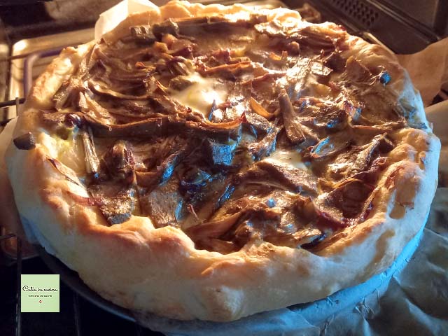 panpizza aux artichauts juste sortie du four