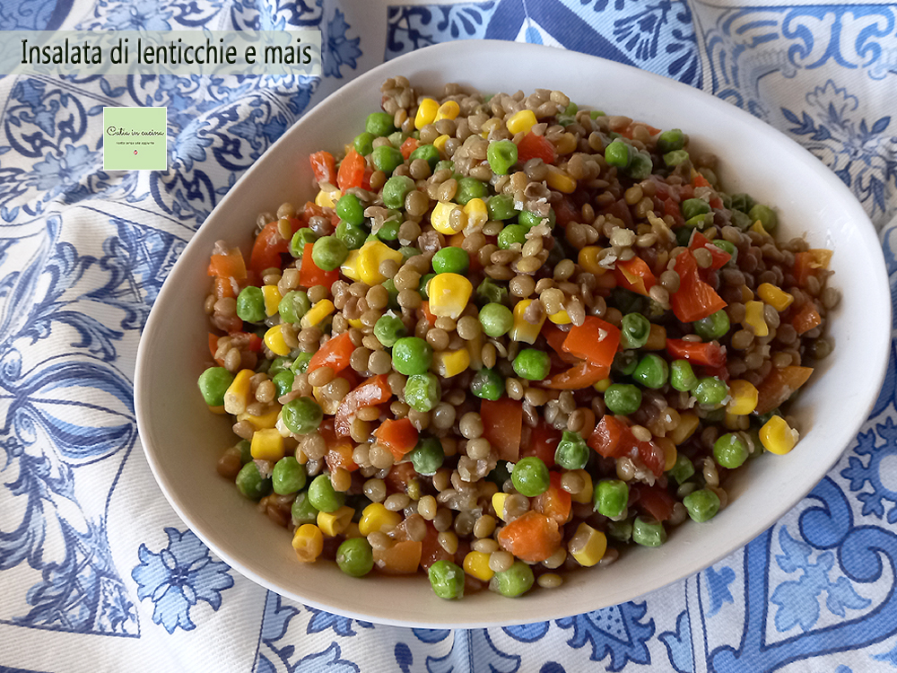 salade de lentilles et maïs avec poivrons et petits pois