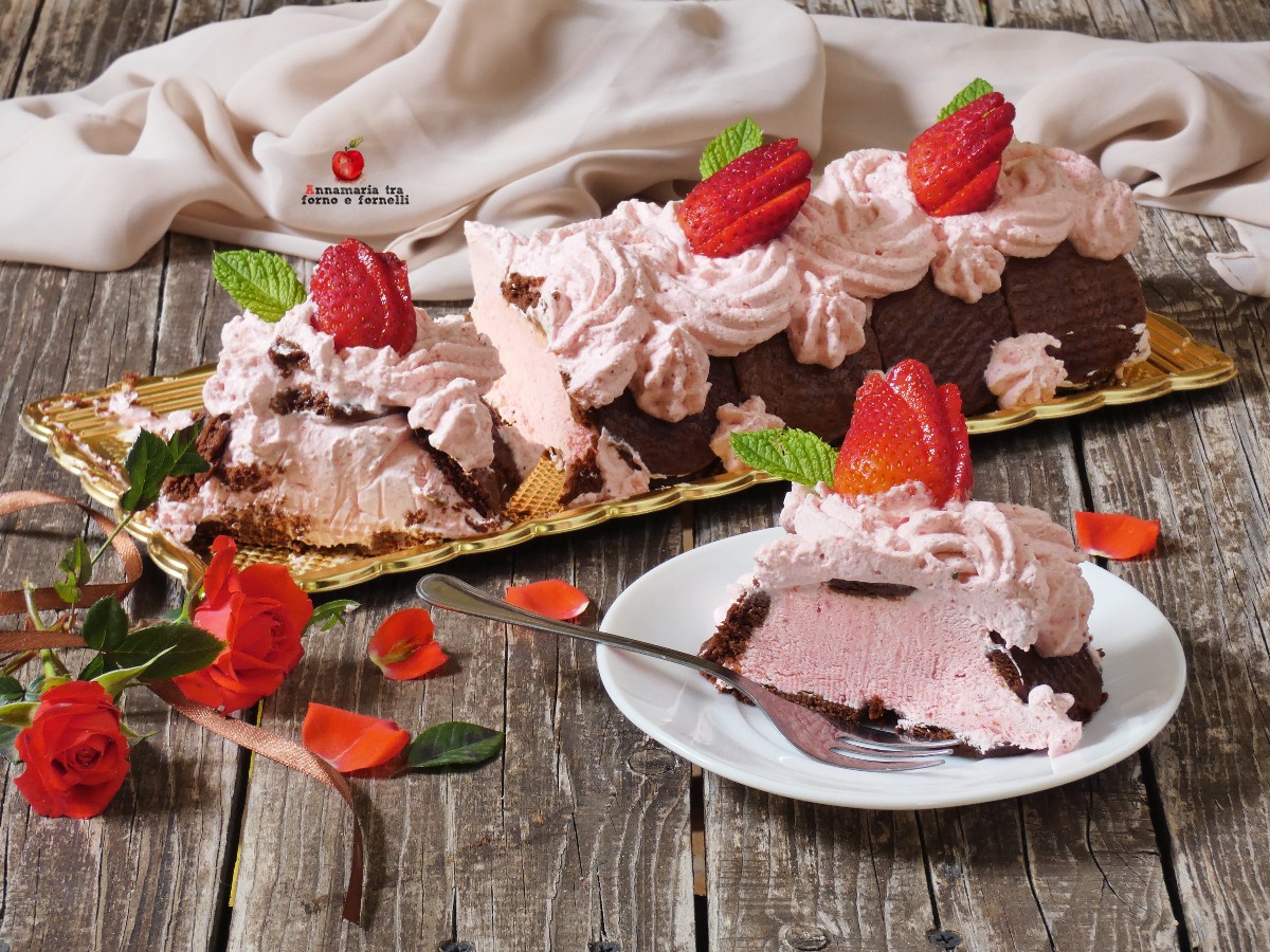 Semifreddo aux fraises avec biscuits au cacao